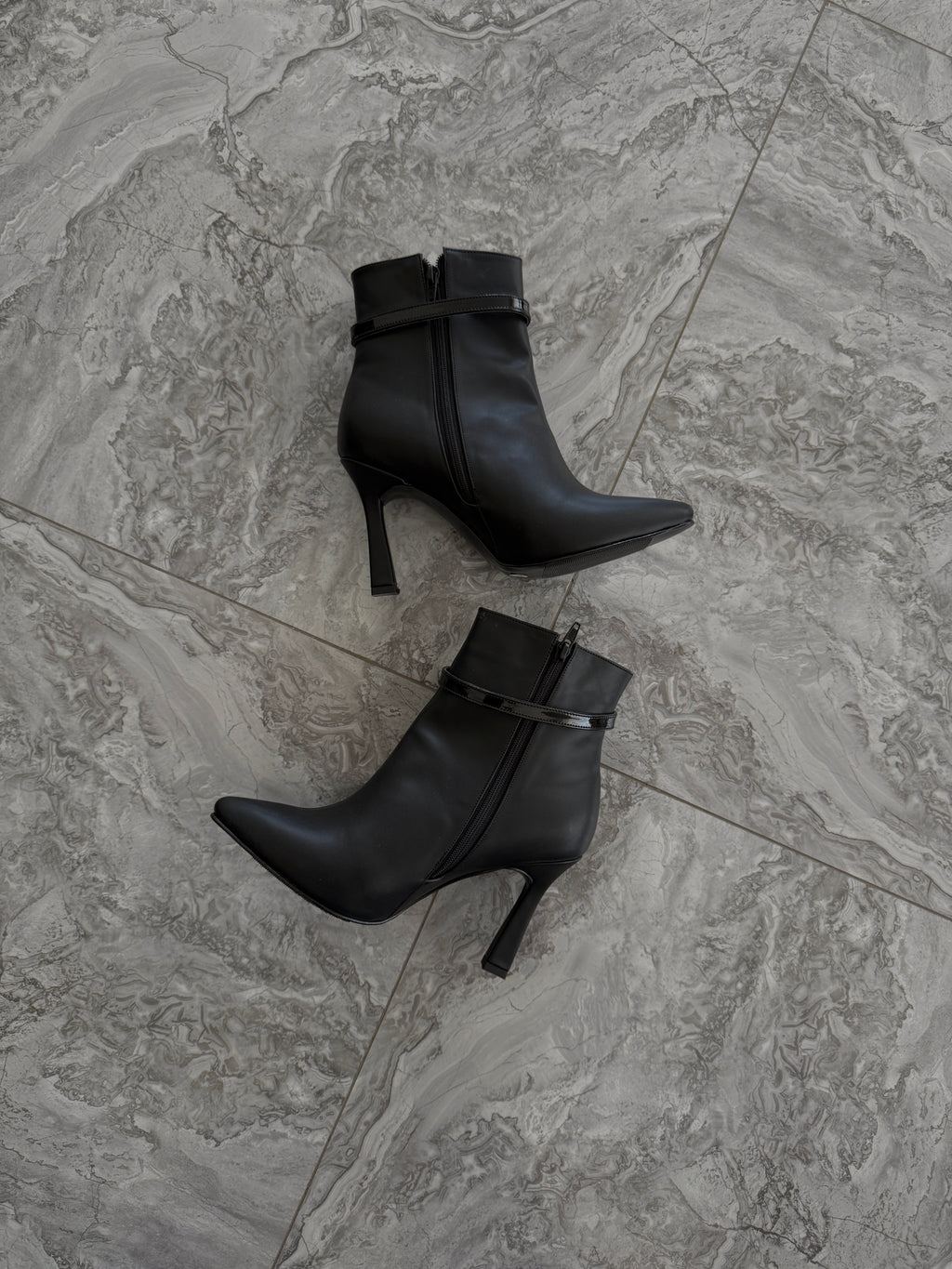 VIOLETA NEGRO