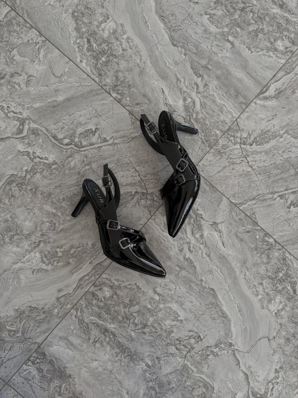 LEÍA HUESO - NEGRO